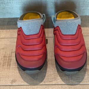 Teva ReEmber Quilted Slip On Red and Gray men’s 7 women’s 9